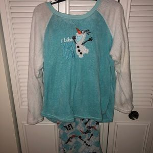 Frozen sleep wear